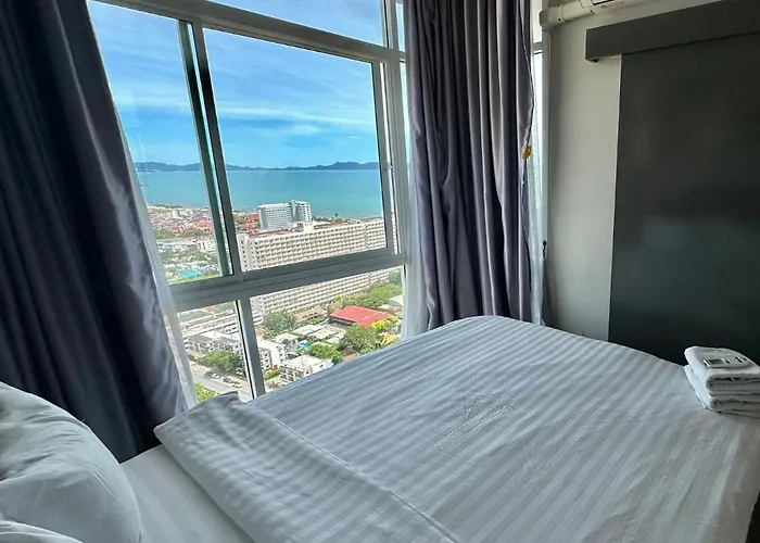 The Grand Jomtien ห้องพักวิวทะเล พร้อมวิวพระอาทิตย์ตกยามเย็น