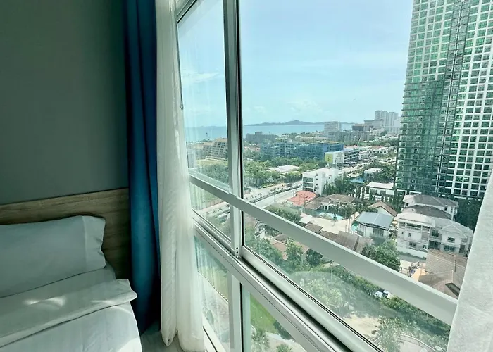 The Grand Jomtien ห้องพักวิวทะเล พร้อมวิวพระอาทิตย์ตกยามเย็น