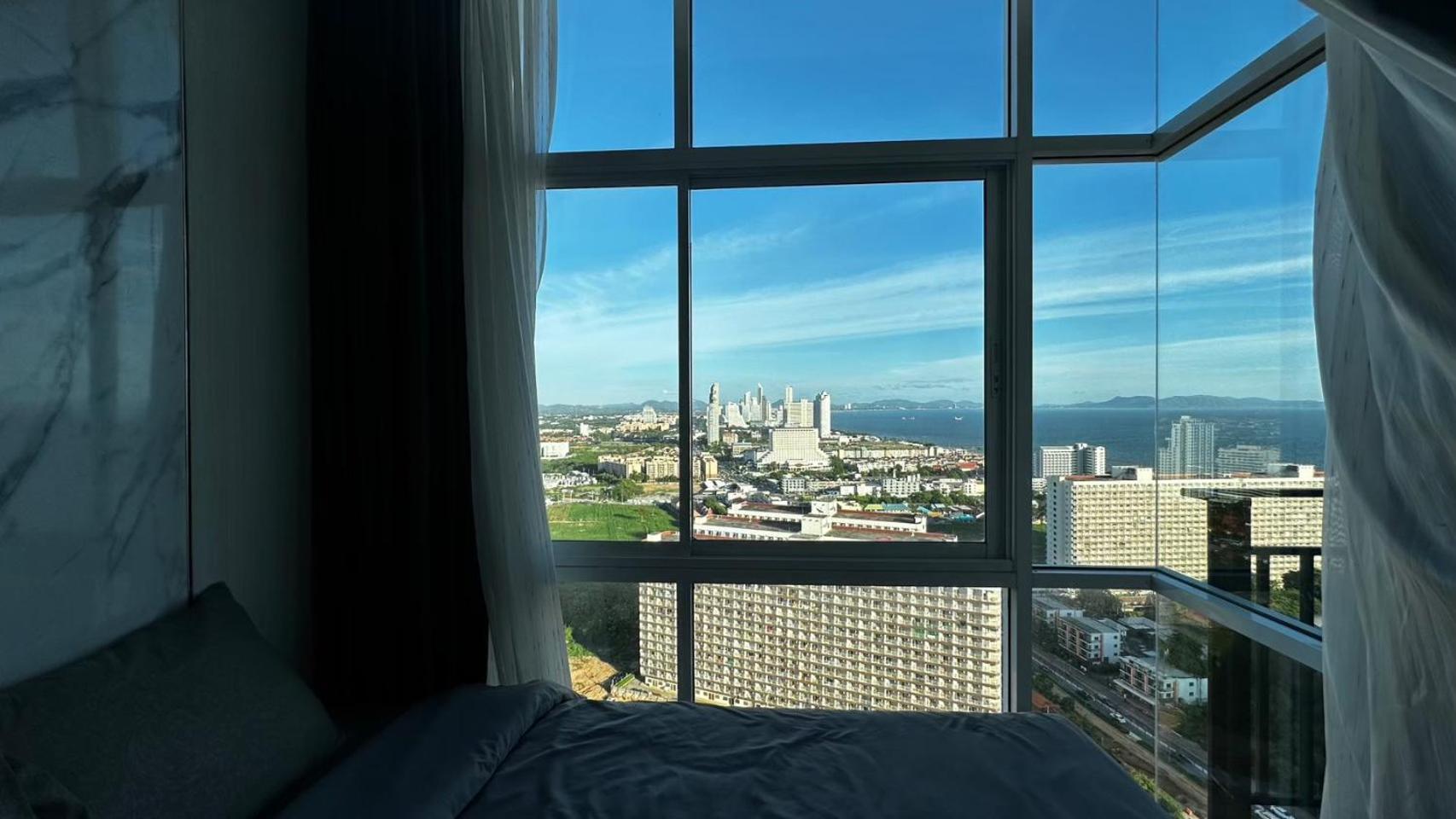 Apartment The Grand Jomtien: Seaside Serenity With Sunset Views