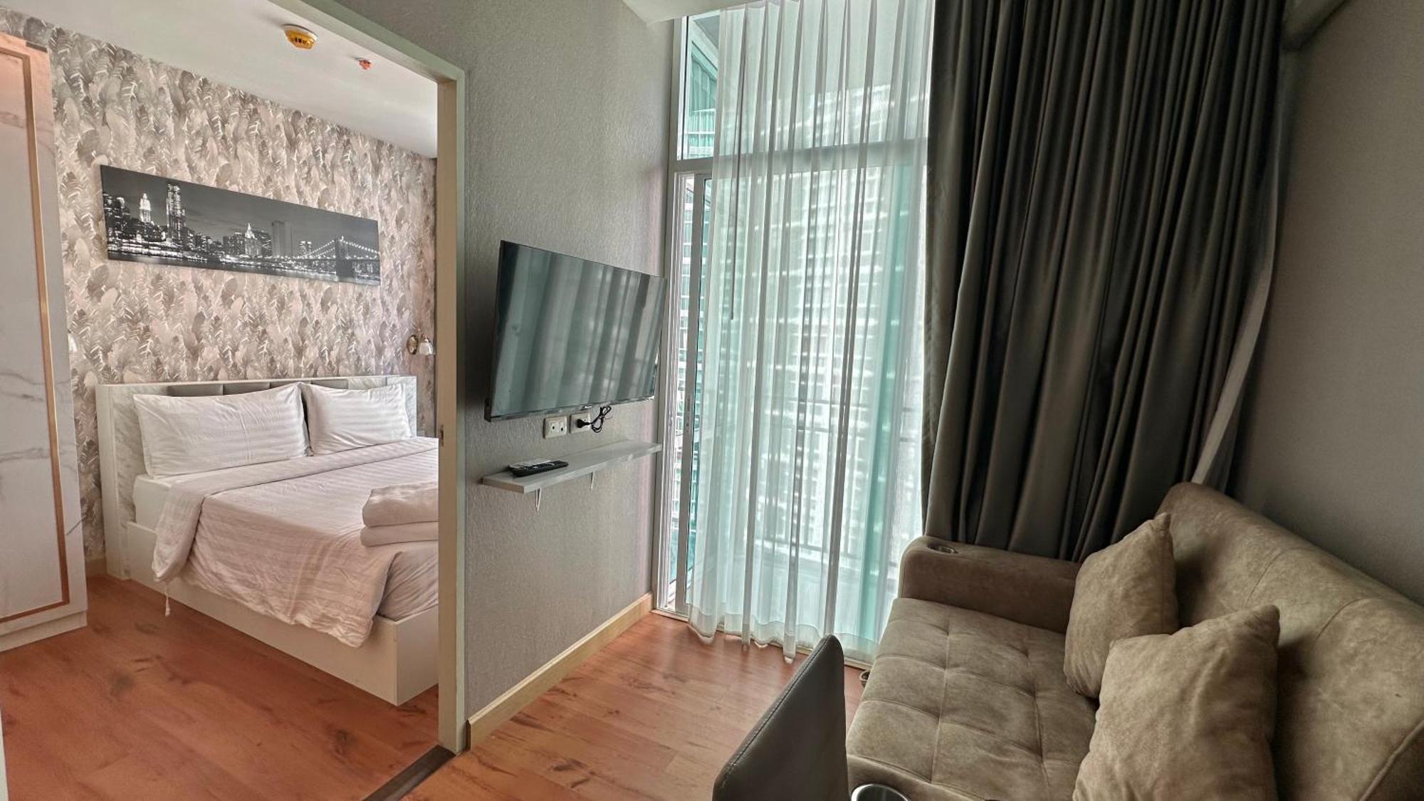 Apartment The Grand Jomtien: Seaside Serenity With Sunset Views