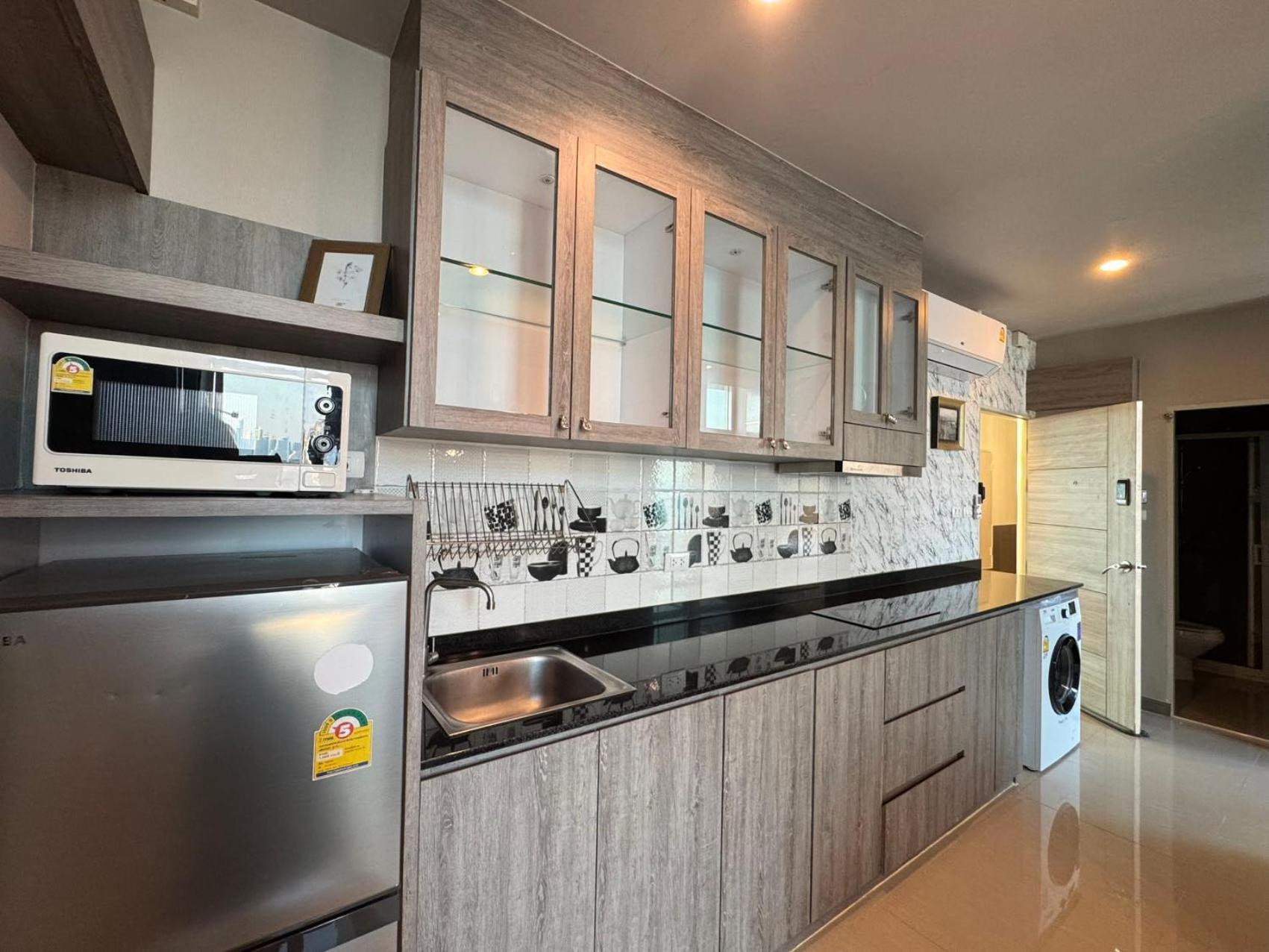 Apartment The Grand Jomtien: Seaside Serenity With Sunset Views