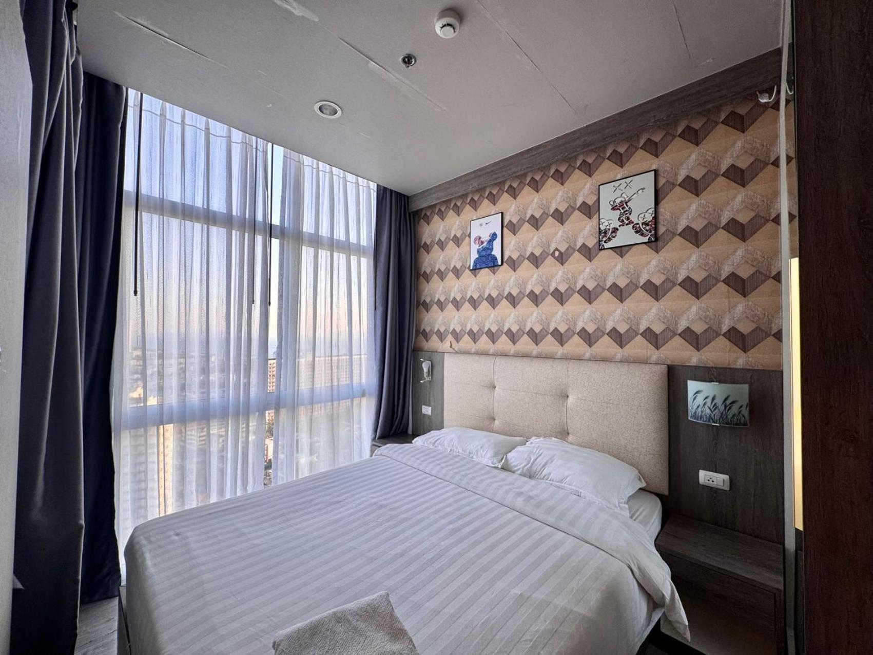 Apartment The Grand Jomtien: Seaside Serenity With Sunset Views